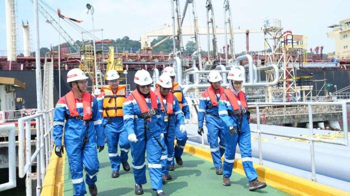 Kunjungan Direktur Operasi PT Kilang Pertamina Internasional (KPI), Didik Bahagia di dampingi Direktur SDM & Penunjang Bisnis KPI, Tenny Elfrida, dan tim manajemen KPI Pusat saat memastikan kesiapan Kilang Cilacap memdukung Satgas Ramadan & Idul Fitri (Rafi) 1445 H, Kamis (21/3/2024).
