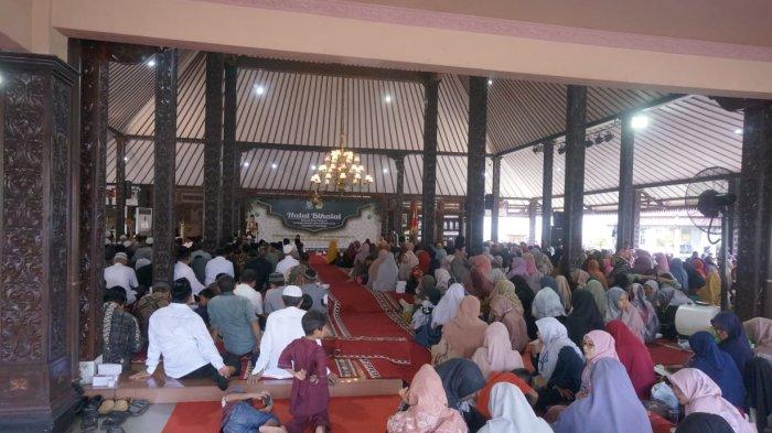 DPD LDII Kabupaten Purbalingga menggelar acara Halal Bihalal dalam bulan Syawal 1445 Hijriah. Kegiatan ini bertujuan menjaga tali silaturahmi dan kerjasama antara LDII Purbalingga dengan pemerintah setempat dalam upaya membangun sinergitas dan mempererat hubungan antarumat serta umaro.