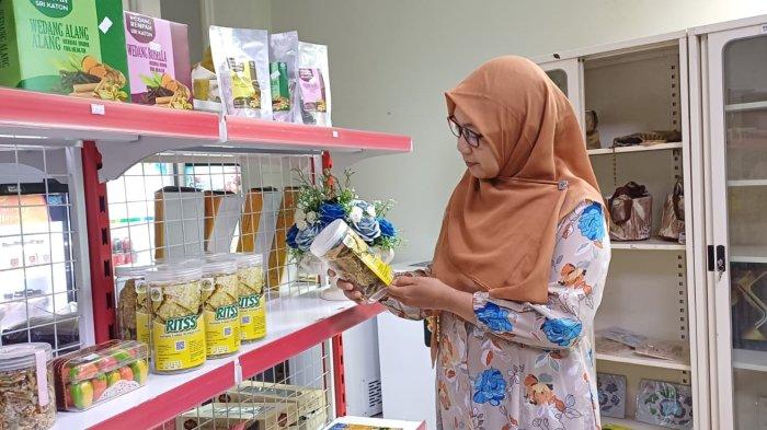 LPPM Unnes mengembangkan inovasi tempe dengan fortifikasi daun kelor.