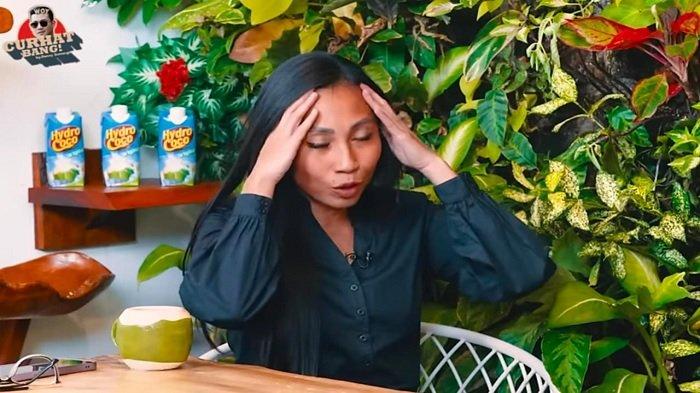 Lea Tikoalu, mantan dancer penyanyi Agnez Mo pernah gabung sekte sesat pemuja setan.