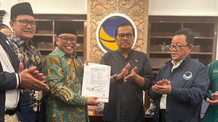 Gus Nung dan M Iqbal saat menerima surat rekomendasi dari DPP Partai Nasdem di Jakarta, Senin (19/8/2024)