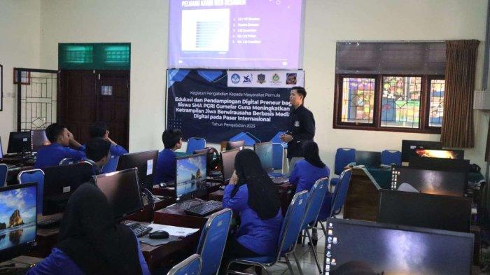 Mahasiswa Turut Menjadi Pengajar Kegiatan Pengabdian Masyarakat Pemula