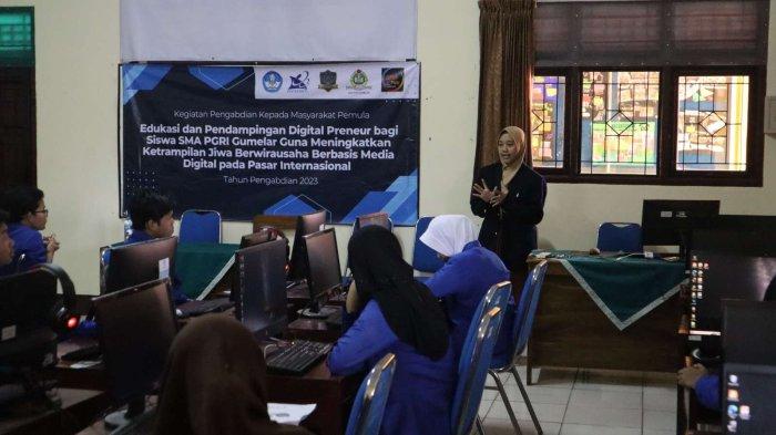 Mahasiswa Turut Menjadi Pengajar Kegiatan Pengabdian Masyarakat Pemula