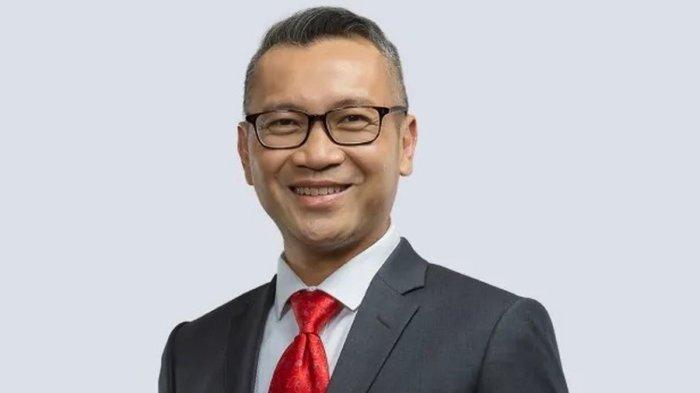 BBM OPLOSAN - Maya Kusmaya selaku Direktur Pemasaran Pusat dan Niaga PT Pertamina Patra Niaga ditetaplan menjadi tersangka kasus dugaan korupsi tata kelola minyak dan produksi kilang, Rabu (26/2/2025). Maya Kusmaya disebut dalang yang menginstruksikan untuk mengoplos Pertalite menjadi Pertamax.