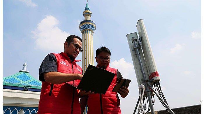 Melalui optimalisasi jaringan broadband terdepan serta ketersediaan produk dan layanan bernilai tambah, Telkomsel sukses mengawal dan melayani pelanggan setia tanpa gangguan yang berarti pada momen Ramadan dan Idulfitri 1445 H. Trafik akses internet Telkomsel meningkat 12,87 persen dibandingkan hari biasa 2024 atau 15,08 persen lebih tinggi dari periode yang sama tahun sebelumnya.