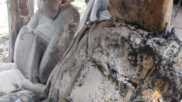 Mobil milik salah satu dosen di Universitas Singaperbangsa Karawang (Unsika), Jawa Barat, dibakar kekasinya, Selasa (26/3/2024).