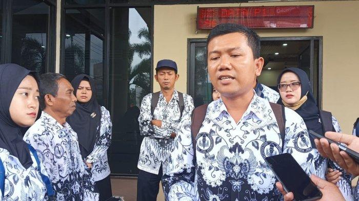 Muhammad Hadi Nasrullah, satu dari 22 guru honorer di Kabupaten Jember yang lulus PPPK tapi dibatalkan. 