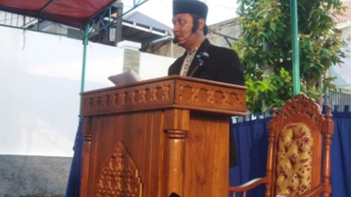 Imam Sholat dan Khotib : Muhammad Muchsin Anshorudin, S.H, M.H