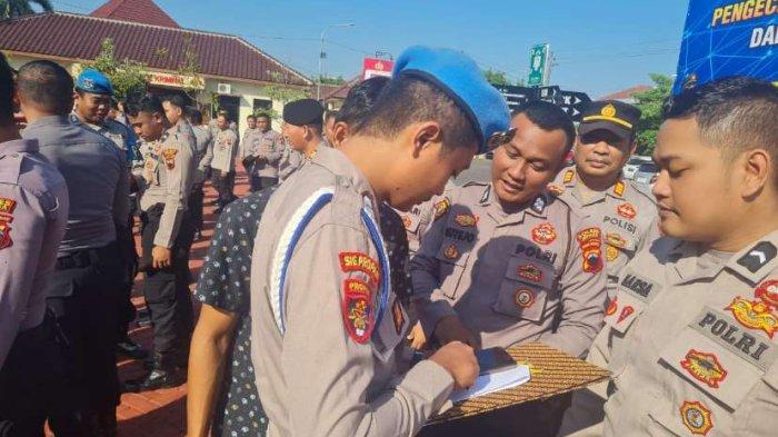 Operasi penegakan ketertiban dan disiplin (Gaktibplin) yang digelar usai pelaksanaan apel pagi di lapangan apel Mapolres Jepara, Kamis (20/6/2024).