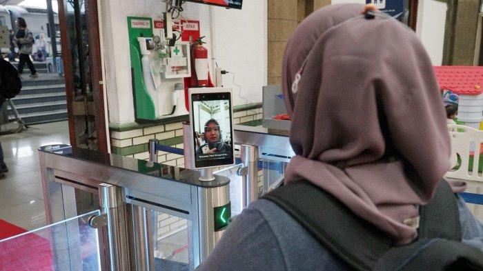 PT KAI Daop IV Semarang terapkan fasilitas Face Recognition Boarding Gate di Stasiun Semarang Tawang.
