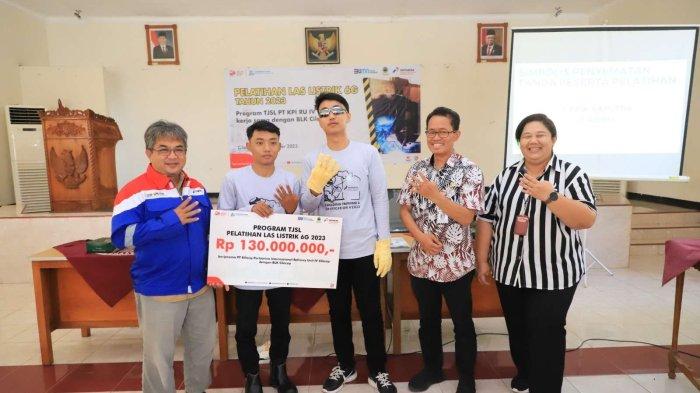 PT Kilang Pertamina Internasional (KPI) RU IV Cilacap berkolaborasi dengan Balai Latihan Kerja (BLK) Cilacap Provinsi Jawa Tengah kembali menyelenggarakan pelatihan las listrik 6G bagi para pemuda