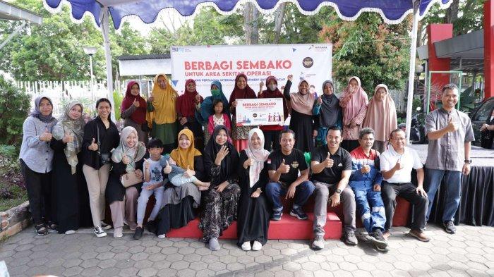 PT Kilang Pertamina Internasional (KPI) RU IV Cilacap kembali melakukan aksi berbagi untuk masyarakat terdekat operasional, Sabtu (14/10/2023).