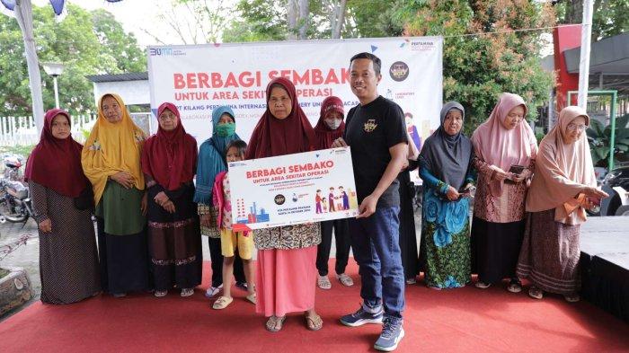 PT Kilang Pertamina Internasional (KPI) RU IV Cilacap kembali melakukan aksi berbagi untuk masyarakat terdekat operasional, Sabtu (14/10/2023).