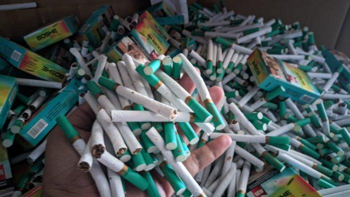 Paket rokok ilegal yang diamankan oleh Bea Cukai Kudus di Gudang Penyimpanan Bea Cukai Kudus.