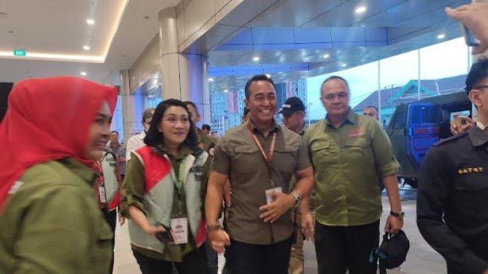 Pasangan nomor urut 1 Andika Perkasa-Hendrar Prihadi tiba di Muladi Dome, Universitas Diponegoro (Undip) Semarang, Rabu (20/11/ 2024).