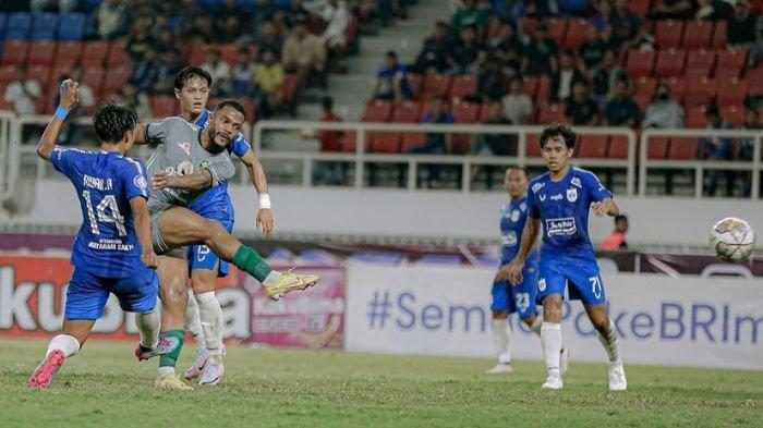 Paulo Victor saat mencetak gol di laga PSIS vs Persebaya Surabaya di Stadion Jatidiri, Semarang, Rabu (29/3/2023).