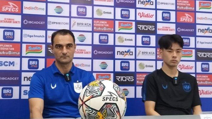 Pelatih PSIS Semarang Gilbert Agius bersama pemainnya Taisei Marukawa hadir dalam sesi jumpa pers jelang pertandingan kontra PSM Makassar di Stadion Jatidiri Semarang, Rabu (5/4/2023) sore. Pertandingan kontra PSM Makassar akan jadi laga kandang terakhir PSIS pada kompetisi BRI Liga 1 2022/2023 - TRIBUNJATENG/ Franciskus Ariel Setiaputra