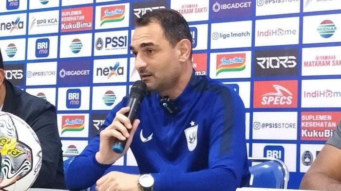 Pelatih PSIS Semarang Gilbert Agius.