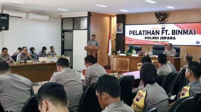 Pelatihan fungsi Binmas bagi personel Satuan Binmas dan pengemban fungsi Binmas Polres Jepara dan Polsek Jajaran yang berlangsung di Aula Mapolres Jepara, Rabu (29/5/2024).