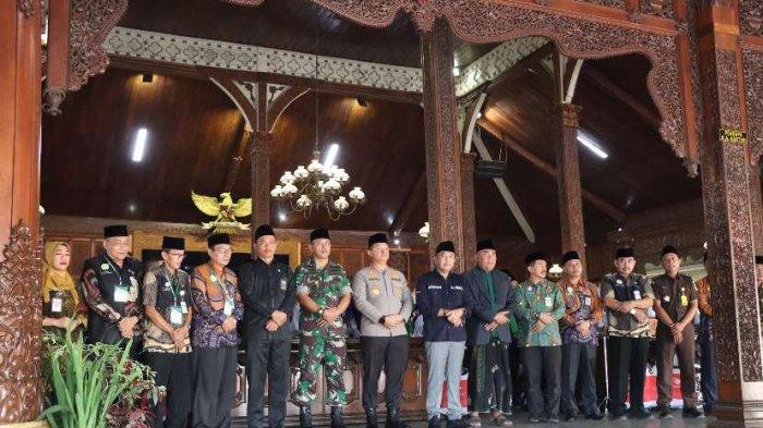 Pelepasan 221 calon jamaah haji di Pendopo Kabupaten Jepara, Kamis (30/5/2024).