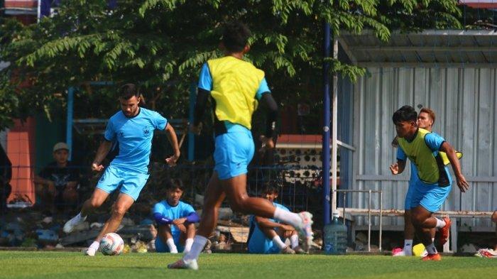 Pemain PSIS Semarang, Roger Bonet. 2