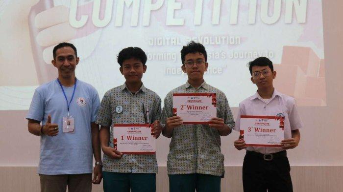 Pemenang Speech English Contest ITTP 2023