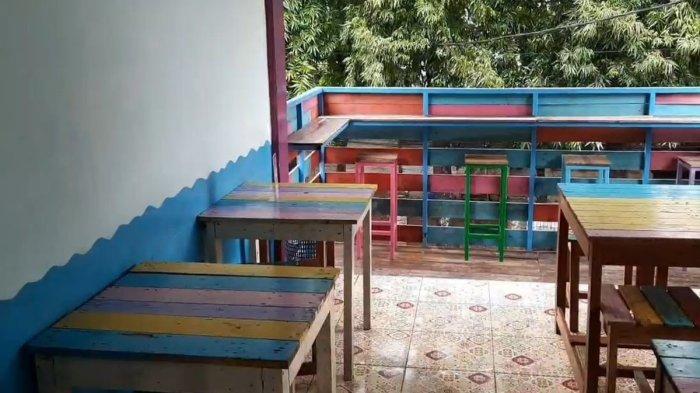 Penampakan kedai kopi di kawasan Pasar Minggu, Jakarta Selatan, yang menjadi lokasi mesum sepasang sejoli, Minggu (21/1/2024).