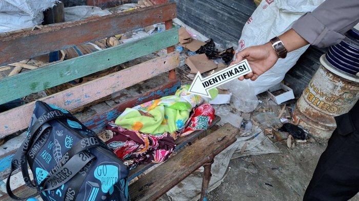 Penemuan bayi laki-laki di Cepu Kidul, Kelurahan Cepu, Kecamatan Cepu, Kabupaten Blora, Minggu (12/5/2024).