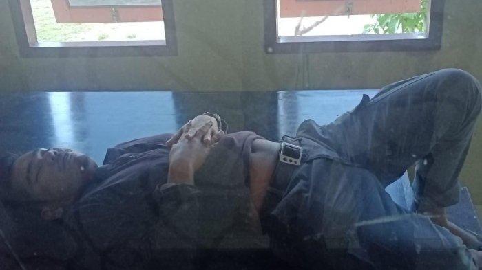 Pengacara berinisial M tertidur di Kantor Polres Pulau Taliabu, Maluku Utara