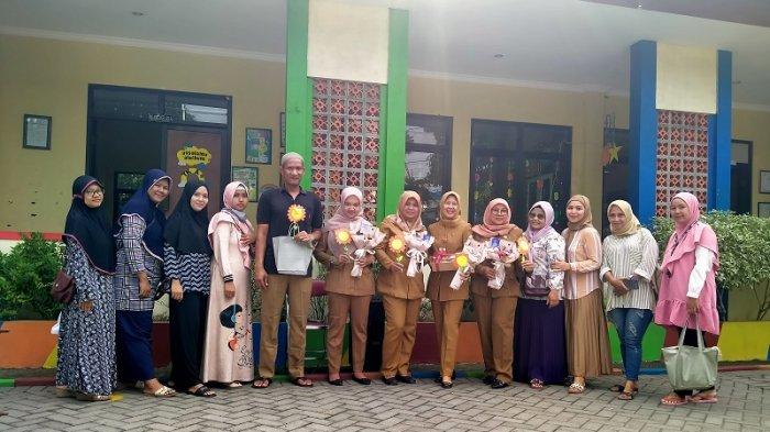 Peringatan Hari Guru Nasional di TK Negeri Ngaliyan Kota Semarang menjadi momen spesial bagi siswa dan para guru serta staf.