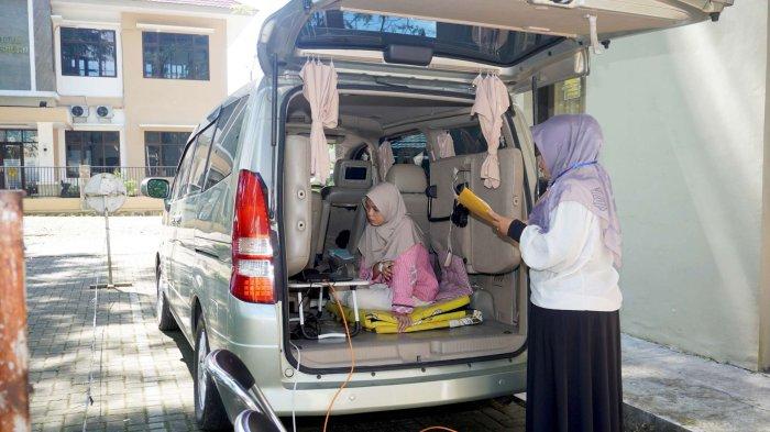 Peserta UTBK Unsoed, Nayla Rahma Nur Aziizi, siswa asal Desa Sidakangen, Kecamatan Kalimanah Kabupaten Purbalingga. tetap semangat mengikuti tes UTBK pada hari terakhir gelombang I, Selasa (7/5) siang.