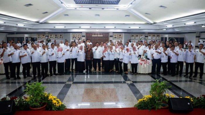 Pj Gubernur Jawa Tengah, Nana Sudjana menyampaikan terima kasih kepada seluruh warga atas dukungannya selama memimpin pemerintah provinsi ini sekitar 1,5 tahun. Berkat dukungan berbagai pihak, banyak torehan prestasi dan capaian positif yang diraih.