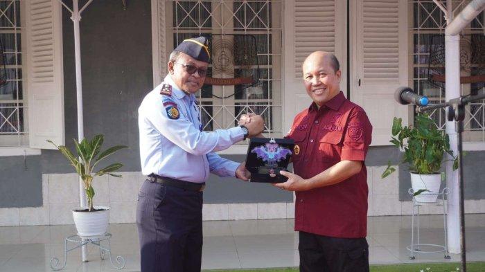 Plt. Kakanwil mengajak peserta apel untuk ikhlas melaksanakan tugas sesuai dengan amanah yang menjadi kewajiban dan ASN.