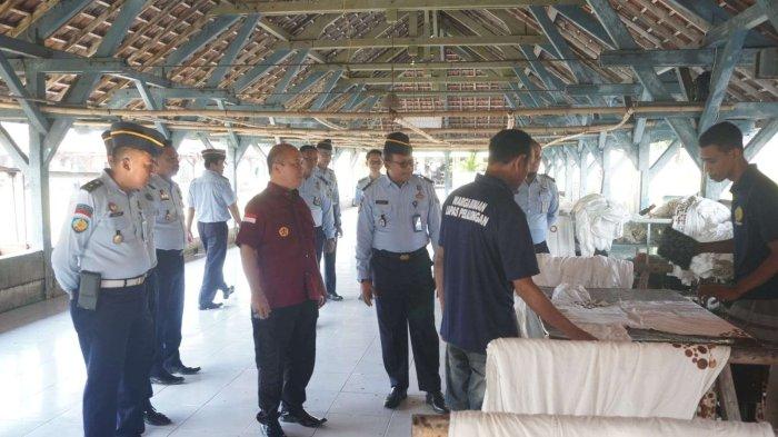 Plt. Kakanwil mengajak peserta apel untuk ikhlas melaksanakan tugas sesuai dengan amanah yang menjadi kewajiban dan ASN.