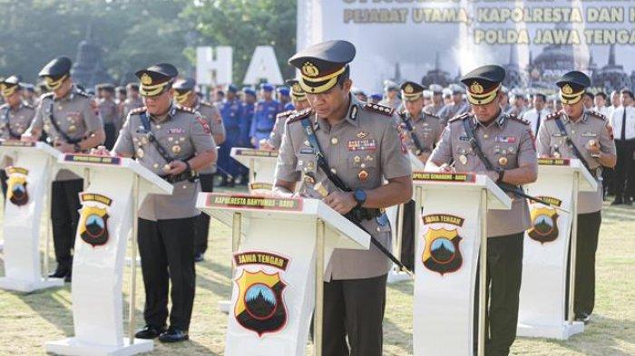 Kapolda Jateng Irjen Pol Ahmad Luthfi pimpin upacara Serah Terima Jabatan (Sertijab)  4 jabatan utama satker Mapolda Jateng dan 15 jabatan Kapolres/ta di wilayah Polda Jateng. Upacara Sertijab berlangsung di Lapangan Apel Mapolda Jateng pada Selasa (16/7/2024) pukul 07.00 WIB .