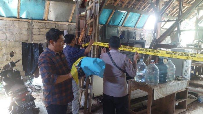 Polisi mendatangi rumah NY pemakan daging kucing di Sekaran, Gunungpati, Kota Semarang, Rabu (7/8/2024).