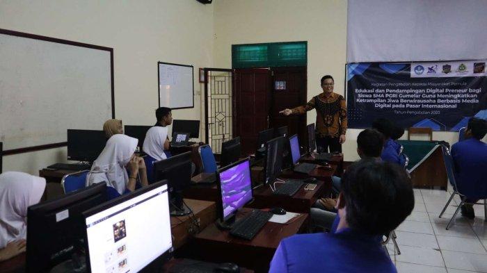 Poto 5: Edukasi Peluang Digital Preneur Desain Grafis pada Pasar Internasional