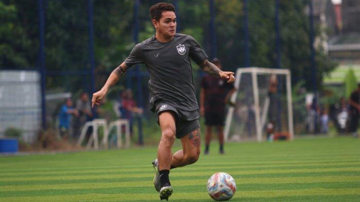 Pemain asing PSIS Semarang asal Timor Leste Gali Freitas dalam latihan PSIS beberapa waktu lalu.