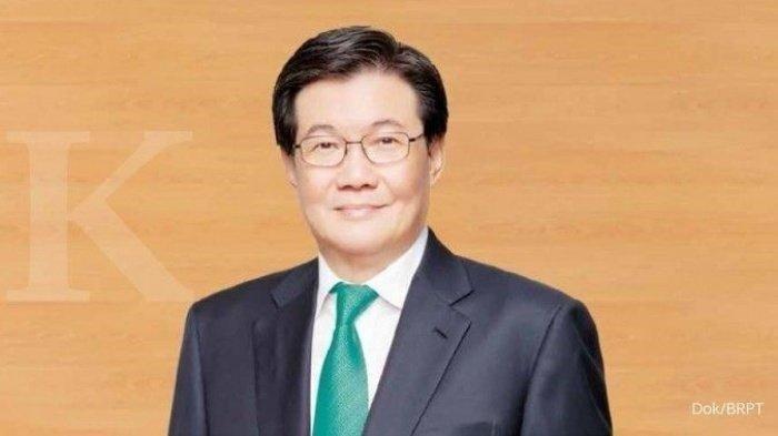 Pengusaha asal Kalimantan Barat Prajogo Pangestu, berhasil menempati posisi orang terkaya nomor satu di Indonesia.