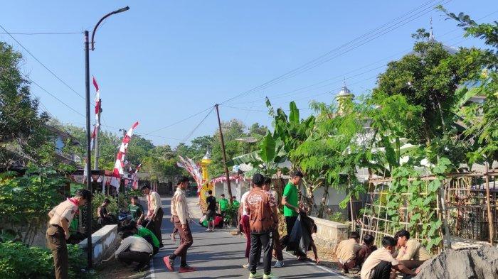 Bertempat di halaman ponpes Al Barru, Seluruh siswa siswi SMP-SMA Bina Insani Wonogiri yang tergabung dalam SAKO SPN (Sekawan Persada Nusantara) kabupaten Wonogiri melaksanakan upacara hari Pramuka 14 Agustus 2024.