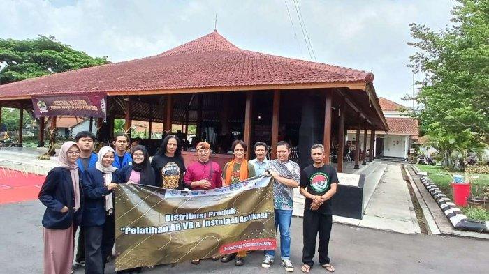 Program Kosabangsa 2023, Universitas Harapan Bangsa dan Udinus Semarang mencoba melestarikan budaya Seni Tari Lengger Lanang dan Wayang Gagrag Banyumas