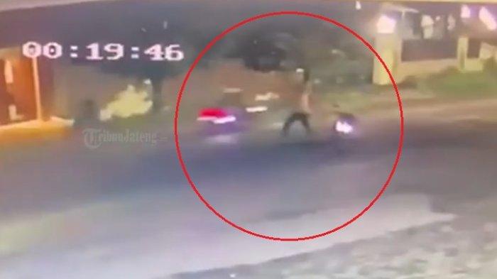 Rekaman kamera CCTV polisi tembak mati pelajar Semarang