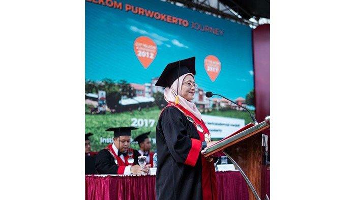 Rektor IT Telkom Purwokerto, Dr. Tenia Wahyuningrum, S.T., M.T saat memberikan sambutan