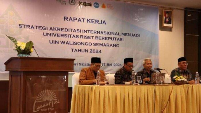 Rektor UIN Walisongo Prof Dr Nizar hadir didampingi Wakil Rektor 1 Prof Dr M Mukhsin Jamil, Wakil Rektor 2 Dr Ahmad Ismail, dan Kepala Biro AUPK Teguh Sarwono, M.Si.