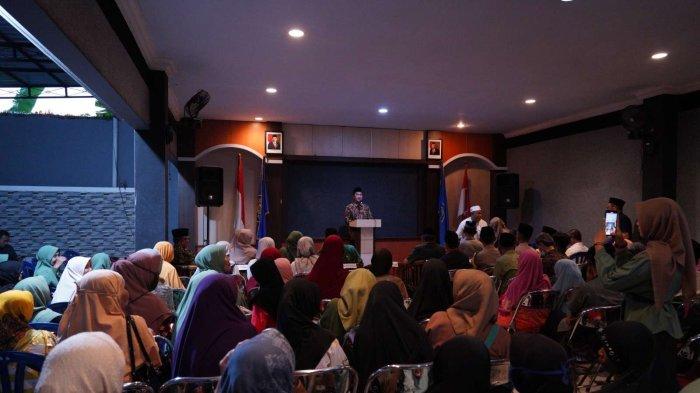 Rektor UMP Buka Bersama Ratusan Kaum Duafa di Pusat Studi Dakwah Komunitas