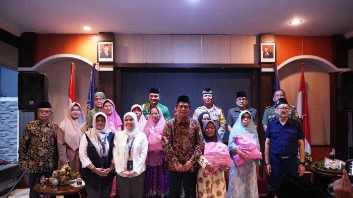 Rektor UMP Buka Bersama Ratusan Kaum Duafa di Pusat Studi Dakwah Komunitas