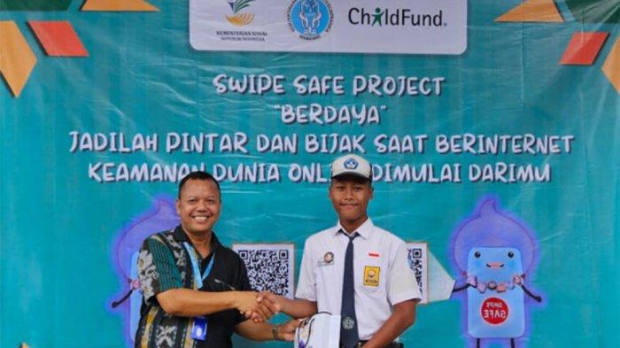 KEAMANAN ONLINE - SMPN 39 Semarang menerapkan sistem keamanan online melalui aplikasi Swipe Safe bekerja sama dengan Childfund bersama Yayasan Kesejahteraan Keluarga Soegijapranata (YKKS) Semarang, Senin (24/2/2025). (DOK PRIBADI)