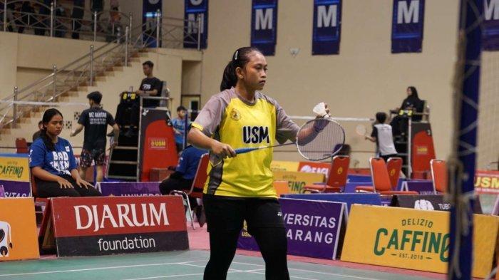 Salah satu pemain Bulutangkis USM pada Pertandingan Hari Keempat USM CUP XVI 2023