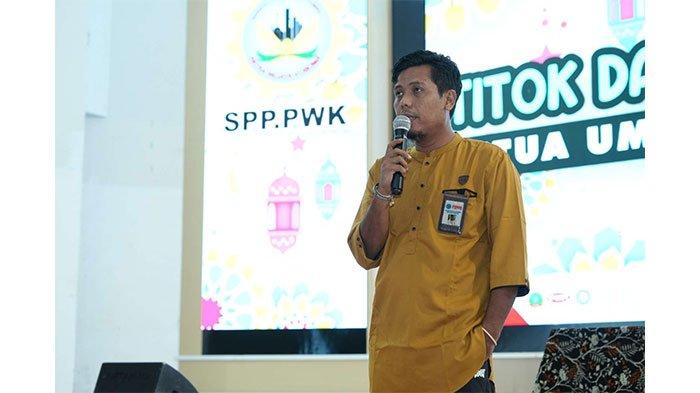 Sambutan Ketua Umum SPP PWK Cilacap, Titok Dalimunthe dalam acara Penyerahan santunan dalam rangka Serikat Pekerja Pertamina Partra Wijayakusuma (SPP PWK) Cilacap ke 21 Tahun di Gedung Patra Graha, Senin (25/3/2024).