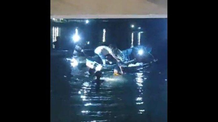 Sekitar 15 orang warga dilaporkan tewas tenggelam dan 19 orang hilang saat rakit yang ditumpangi tenggelam di teluk Kecamatan Mawasangka, Kabupaten Buton Tengah, Sulawesi Tenggara, Senin (24/7/2023) dinihari. (Handout)